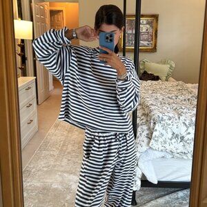 NAVY/WHITE STRIPE DAILY DRILLS SET BRAND NEW